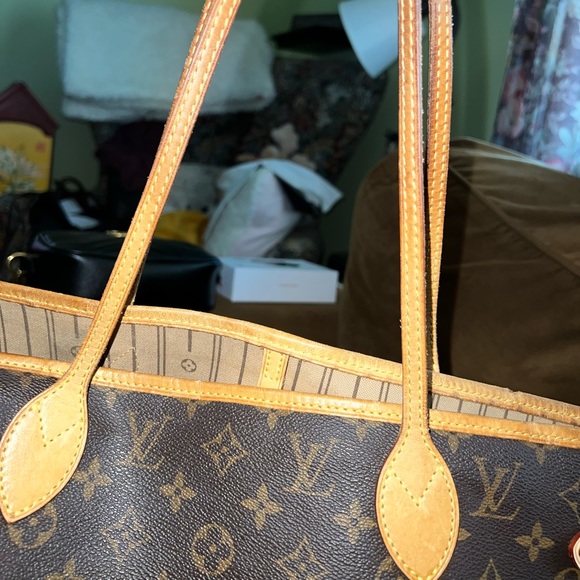 Louis Vuitton Neverfull MM Bag - Picture 2 of 11